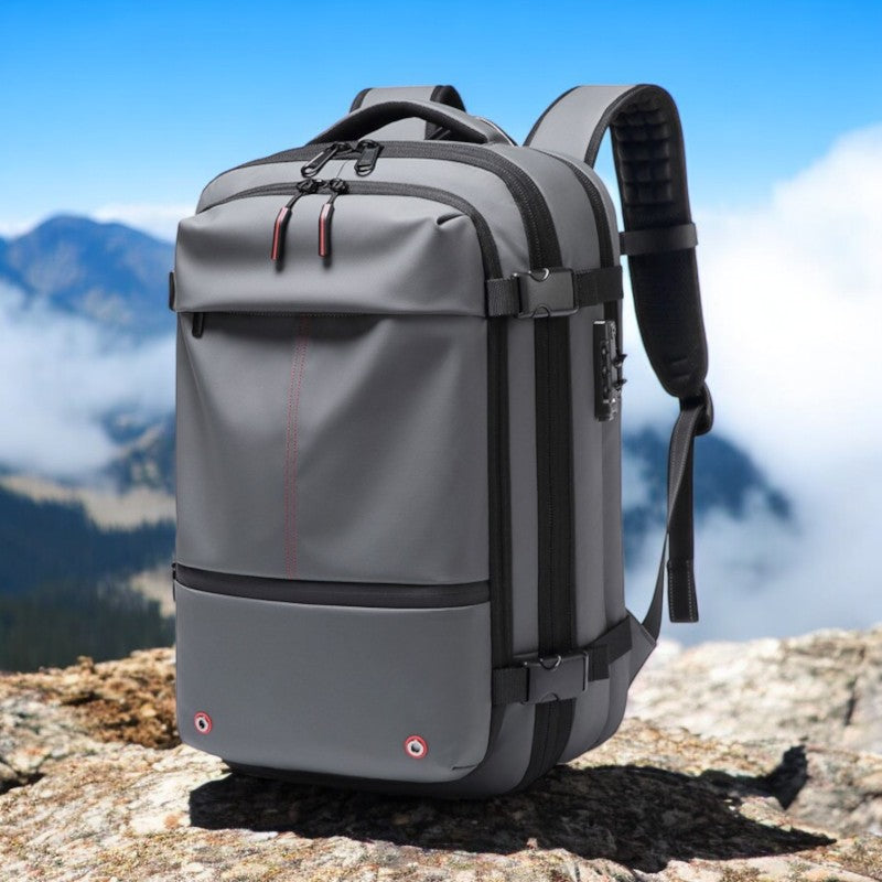 MEN'S LARGE-CAPACITY BACKPACK