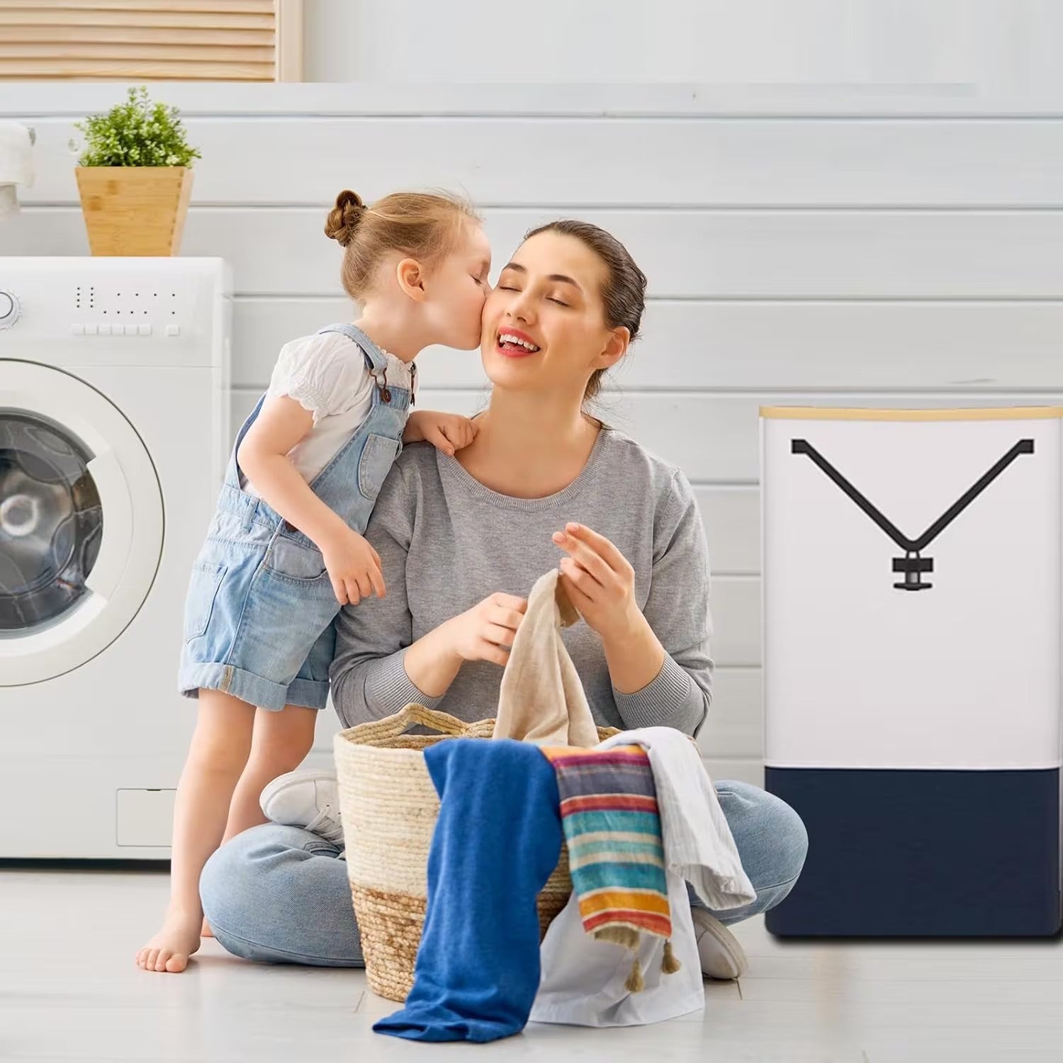 LAUNDRY HAMPER WITH LID 100L