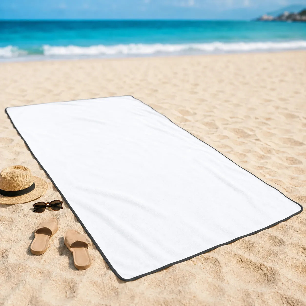 MAGNA BEACH TOWEL™